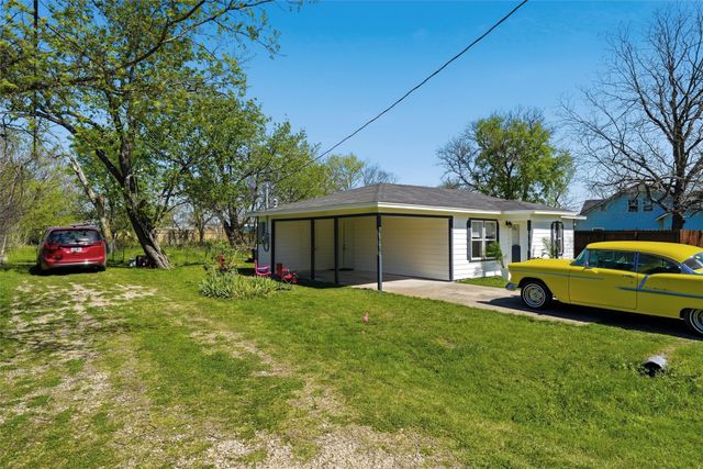 211 S Smyth Street, Mart, TX 76664