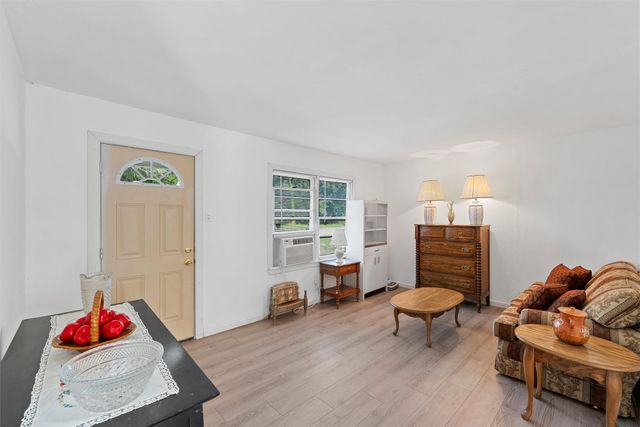 211 S Smyth Street, Mart, TX 76664