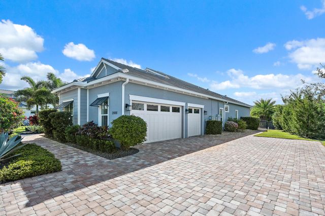 20181 SE Bridgewater Drive, Jupiter, FL 33458