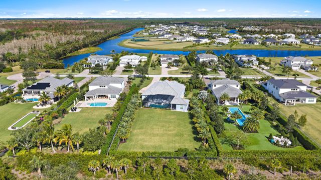 20181 SE Bridgewater Drive, Jupiter, FL 33458