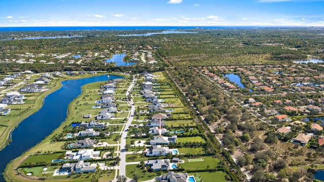 20181 SE Bridgewater Drive, Jupiter, FL 33458