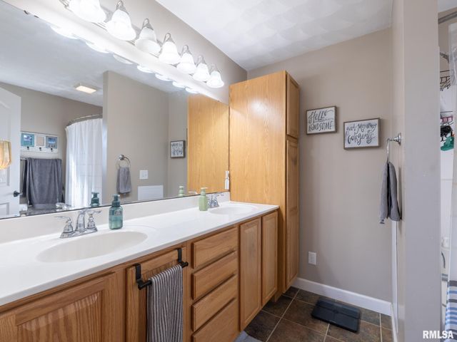 1816 Whitetail Lane, Pekin, IL 61554