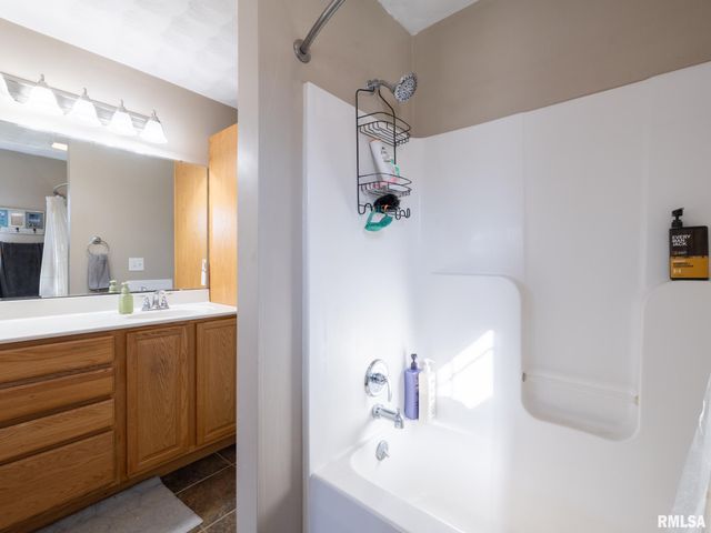 1816 Whitetail Lane, Pekin, IL 61554