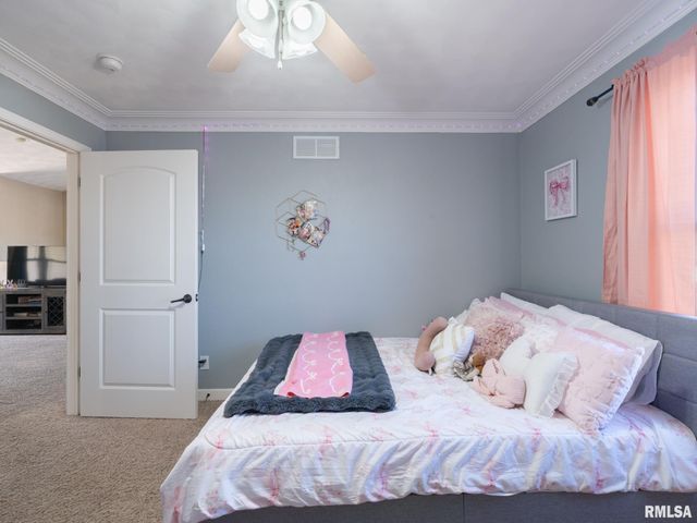 1816 Whitetail Lane, Pekin, IL 61554