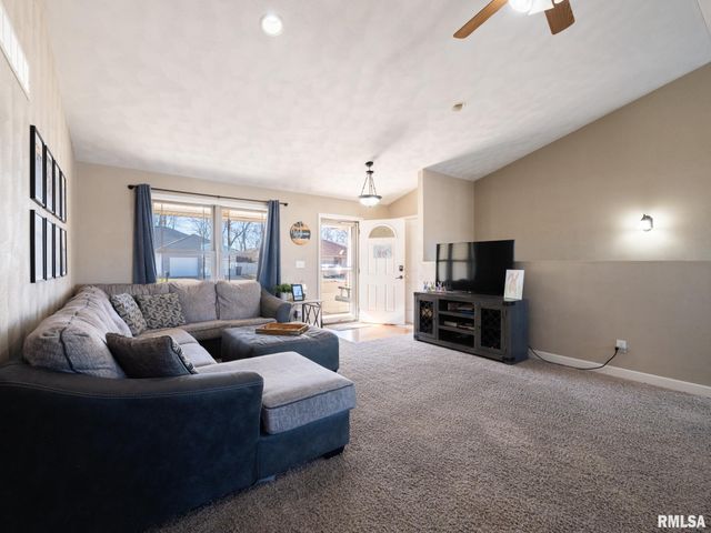 1816 Whitetail Lane, Pekin, IL 61554