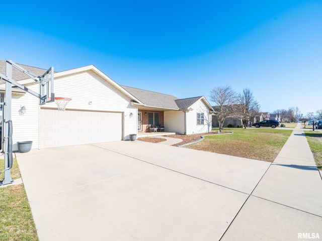 1816 Whitetail Lane, Pekin, IL 61554