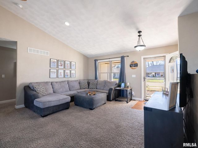 1816 Whitetail Lane, Pekin, IL 61554