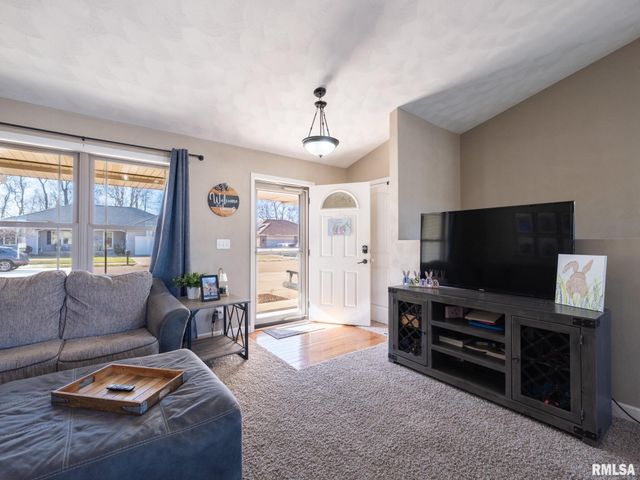 1816 Whitetail Lane, Pekin, IL 61554