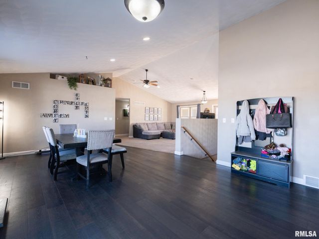 1816 Whitetail Lane, Pekin, IL 61554