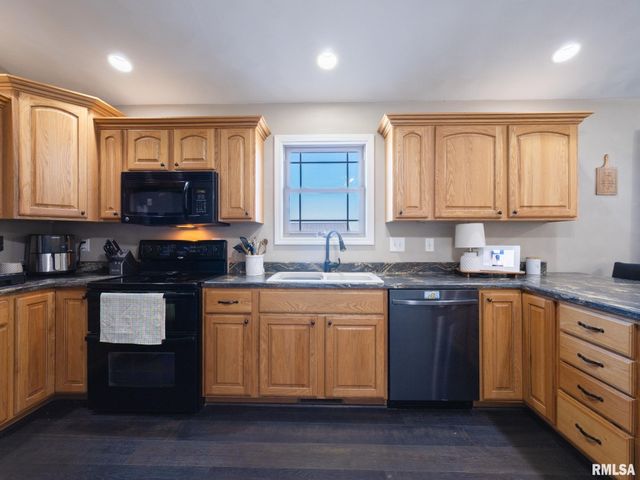 1816 Whitetail Lane, Pekin, IL 61554