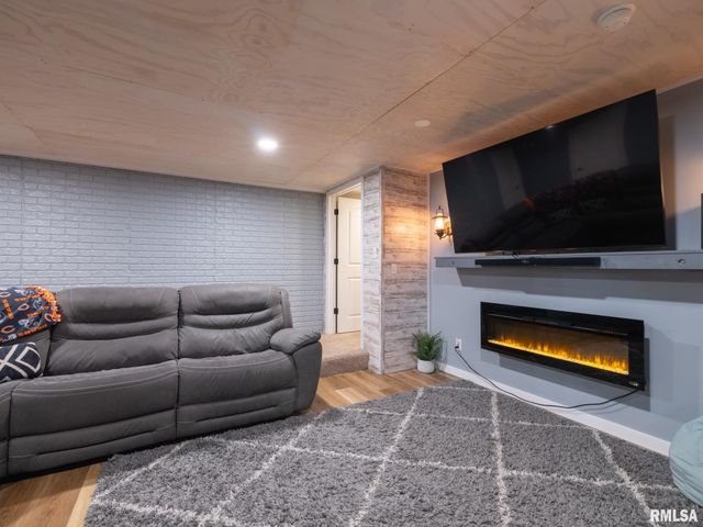 1816 Whitetail Lane, Pekin, IL 61554