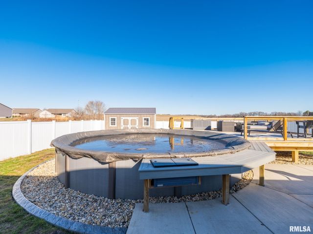 1816 Whitetail Lane, Pekin, IL 61554