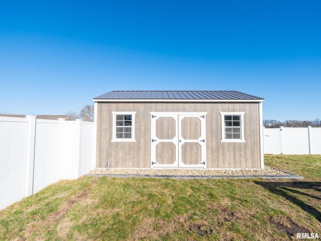 1816 Whitetail Lane, Pekin, IL 61554