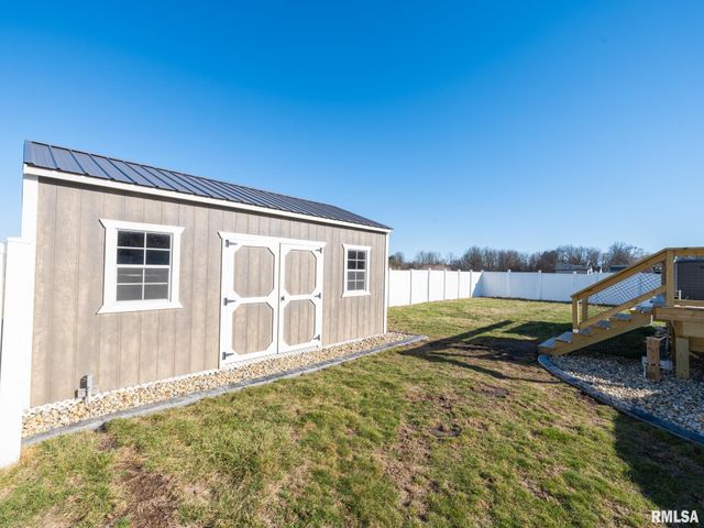 1816 Whitetail Lane, Pekin, IL 61554