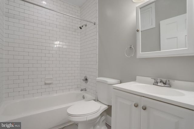 4020 8TH ST NE, Washington, DC 20017