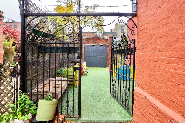 88 Midwood Street, Brooklyn, NY 11225