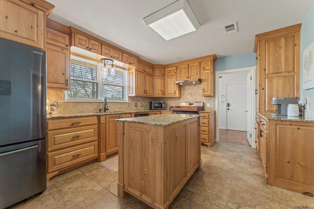 3035 Old Baker Rd, Zachary, LA 70791