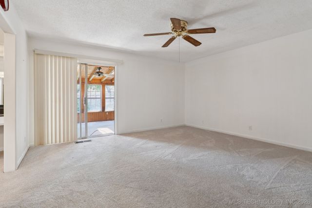 3923 S 122nd Street, Tulsa, OK 74146