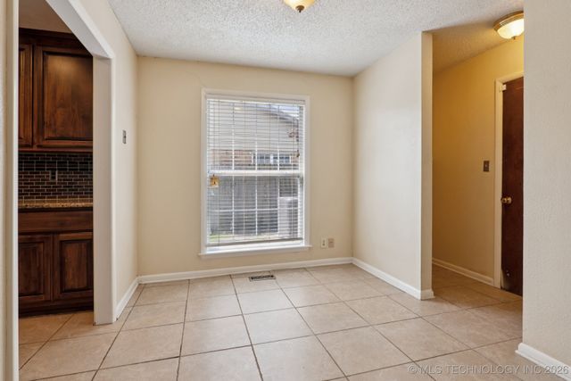 3923 S 122nd Street, Tulsa, OK 74146