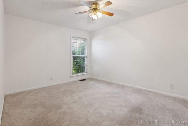 3923 S 122nd Street, Tulsa, OK 74146