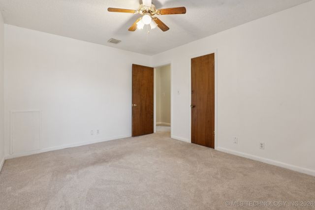 3923 S 122nd Street, Tulsa, OK 74146