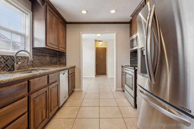 3923 S 122nd Street, Tulsa, OK 74146