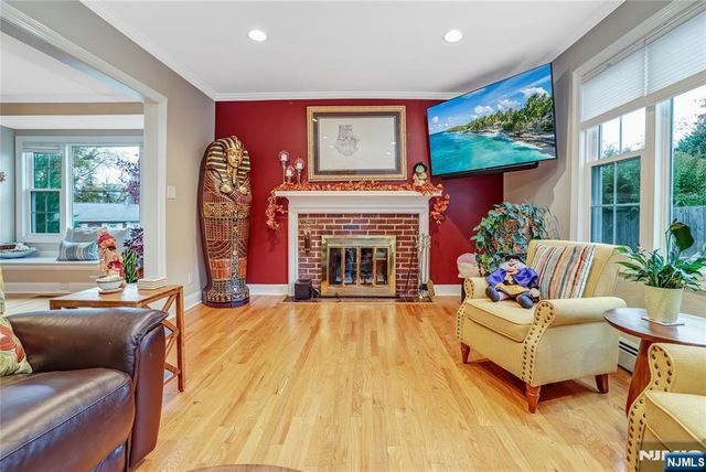 165 Pine Street, Hackensack, NJ 07601