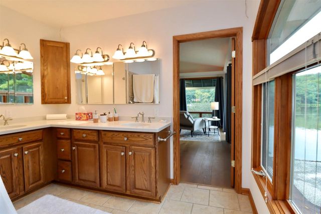 2870 S Riverside Drive, Beloit, WI 53511