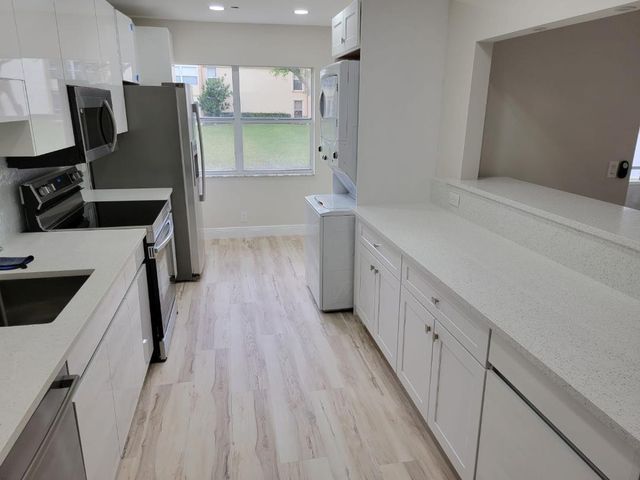 2733 Zorno Way, Delray Beach, FL 33445