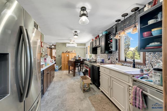 2418 CENTRAL BLVD, Rapid City, SD 57702