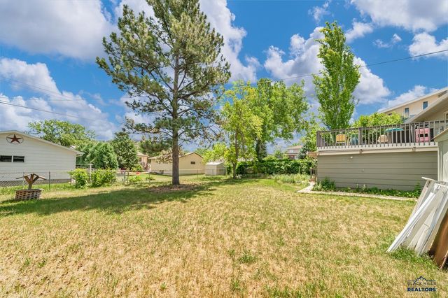 2418 CENTRAL BLVD, Rapid City, SD 57702