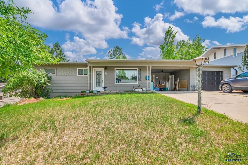 2418 CENTRAL BLVD, Rapid City, SD 57702