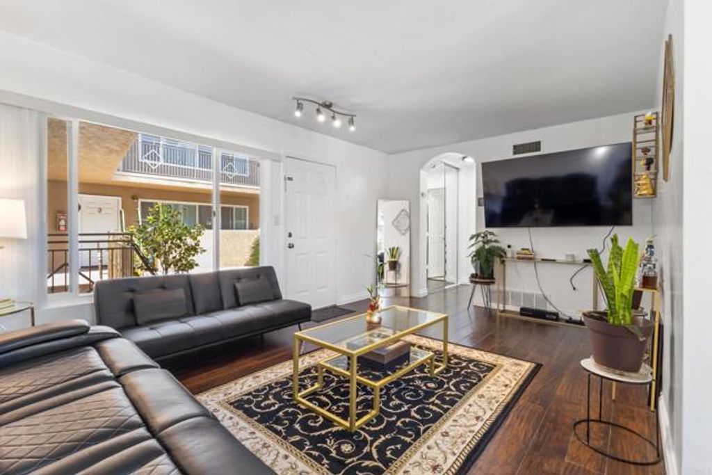 5510 Adelaide Avenue 1, San Diego, CA 92115