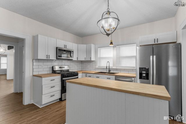 2100 MAURINE STREET, Wichita Falls, TX 76306