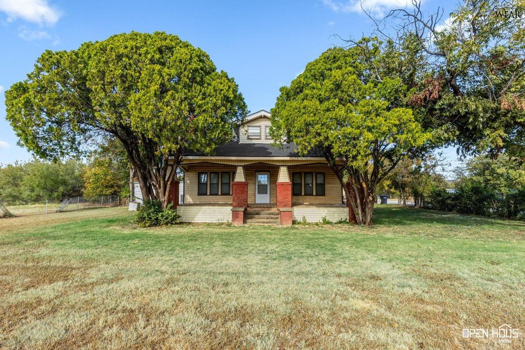 2100 MAURINE STREET, Wichita Falls, TX 76306