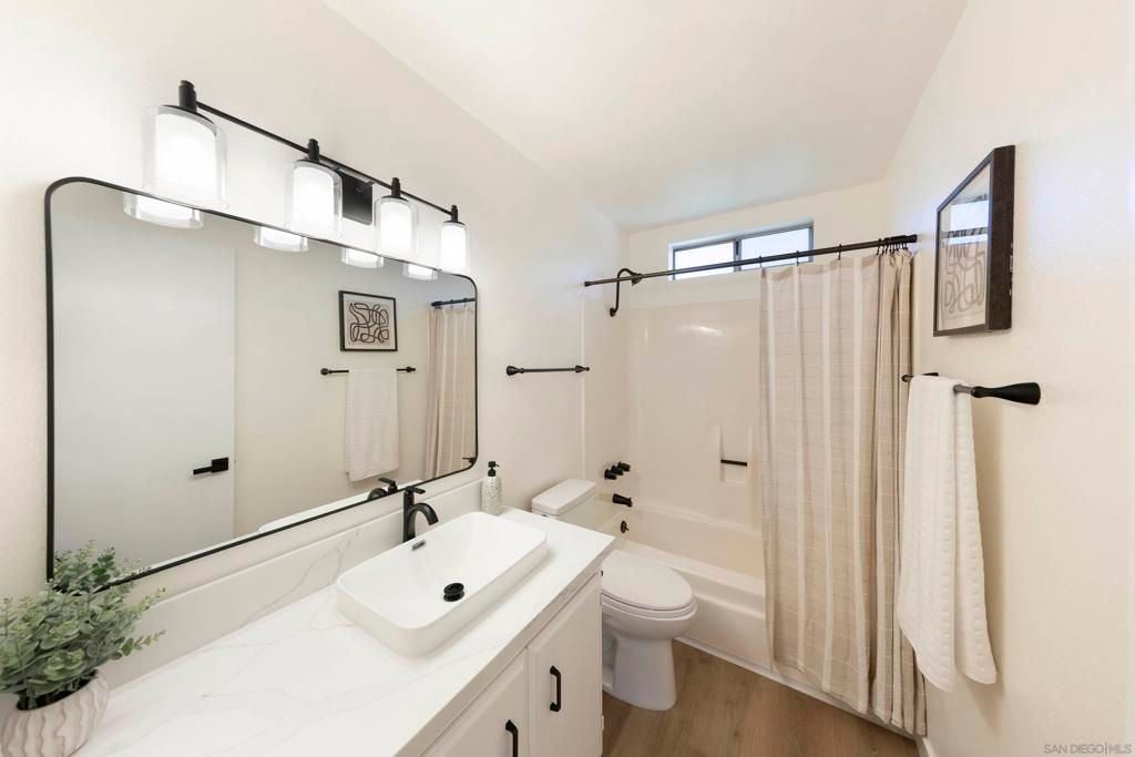 Image 15 of property listing at 7225 Laura, San Diego, CA 92120
