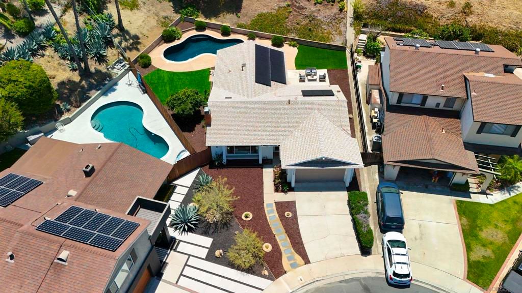 Image 2 of property listing at 7225 Laura, San Diego, CA 92120