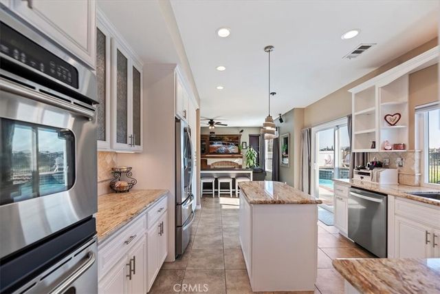 982 Big Spring Court, Corona, CA 92878