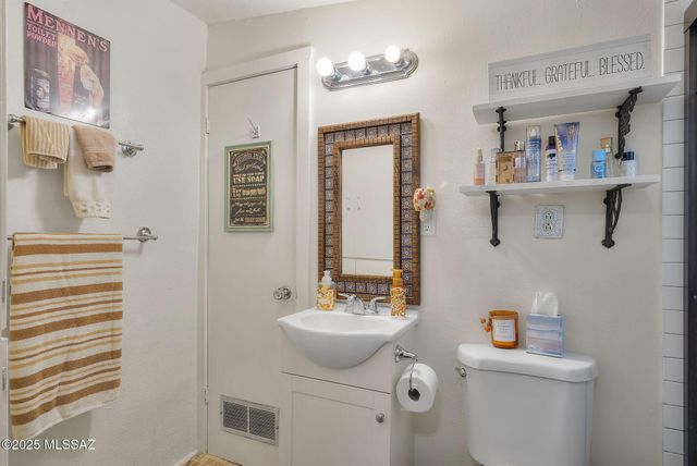 2023 E Frontage Rd, Tumacacori, AZ 85640