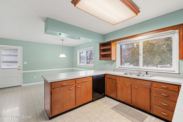 4094 Gilman Ave, Louisville, KY 40207