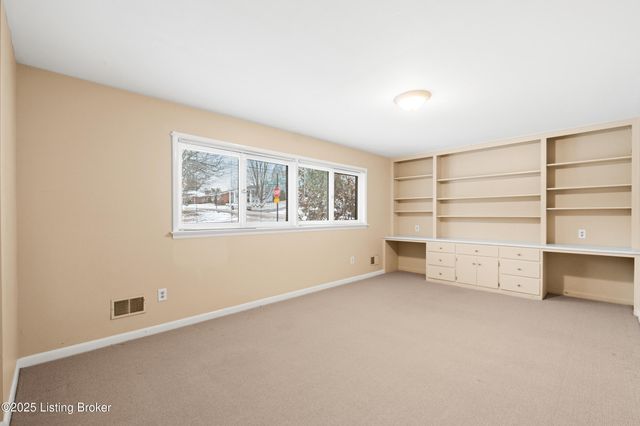 4094 Gilman Ave, Louisville, KY 40207