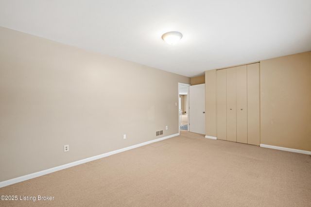 4094 Gilman Ave, Louisville, KY 40207