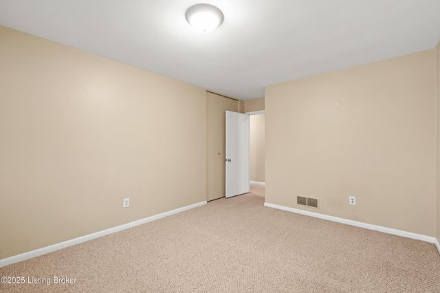 4094 Gilman Ave, Louisville, KY 40207