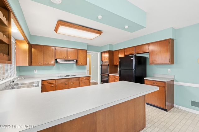 4094 Gilman Ave, Louisville, KY 40207