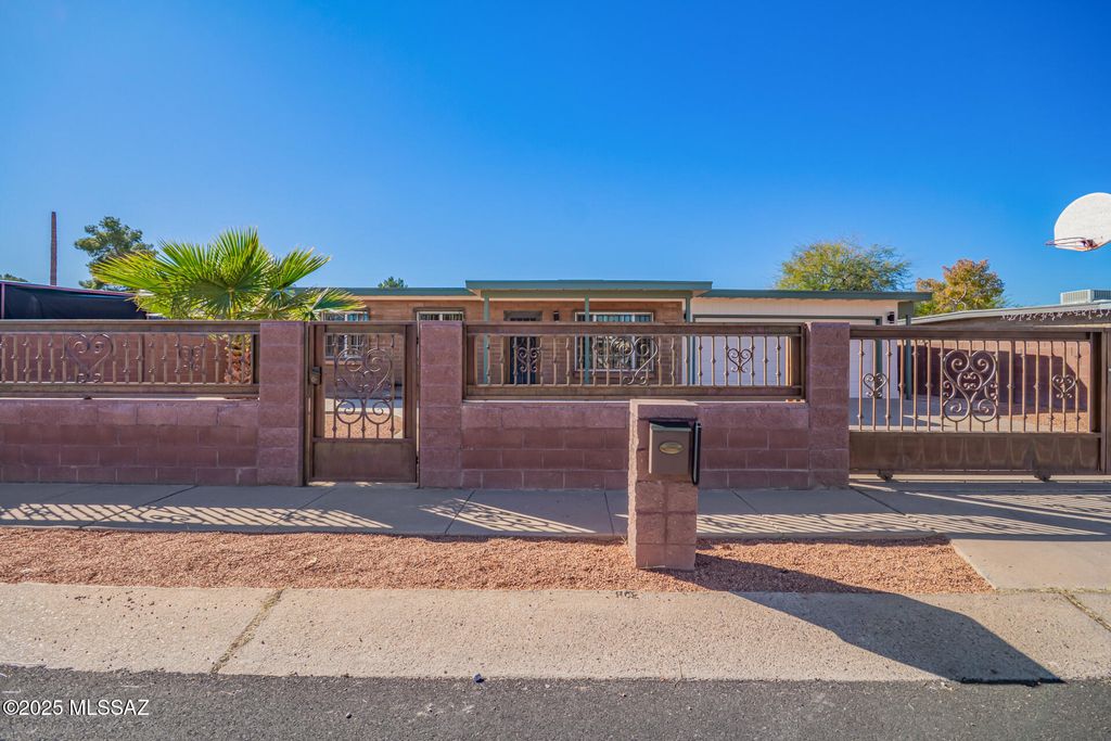 2132 E Montana Drive, Tucson, AZ 85706