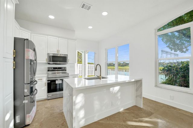 5029 SW 37th Ave, Fort Lauderdale, FL 33312