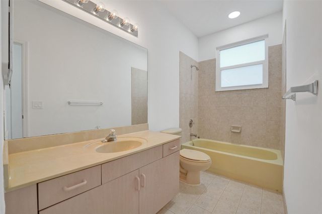 5029 SW 37th Ave, Fort Lauderdale, FL 33312