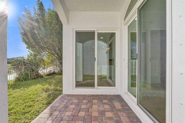 5029 SW 37th Ave, Fort Lauderdale, FL 33312