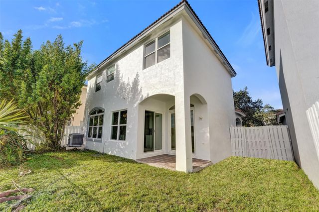 5029 SW 37th Ave, Fort Lauderdale, FL 33312