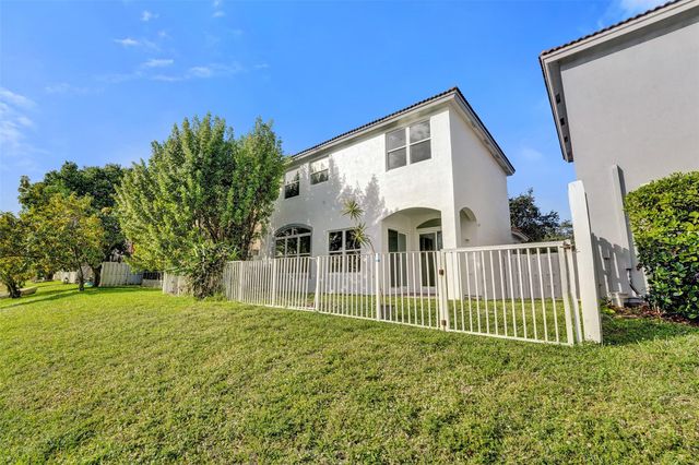 5029 SW 37th Ave, Fort Lauderdale, FL 33312